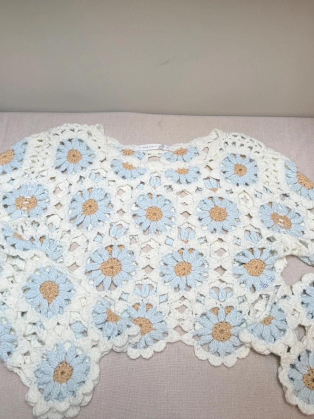 Altar’d State Crocheted Daisy Cropped Summer Sweater Boho Size S - Picture 7 of 11